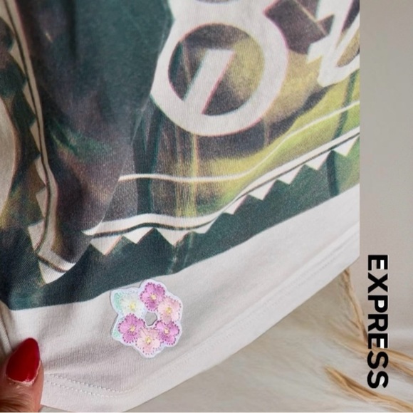 Express Graphic Print Women's Top - Cream w/ 🌸 embroidery - Picture 4 of 11